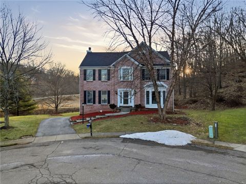 Photo of 644 White Pine Dr, Mars, PA 16046 (MLS # 1741614)