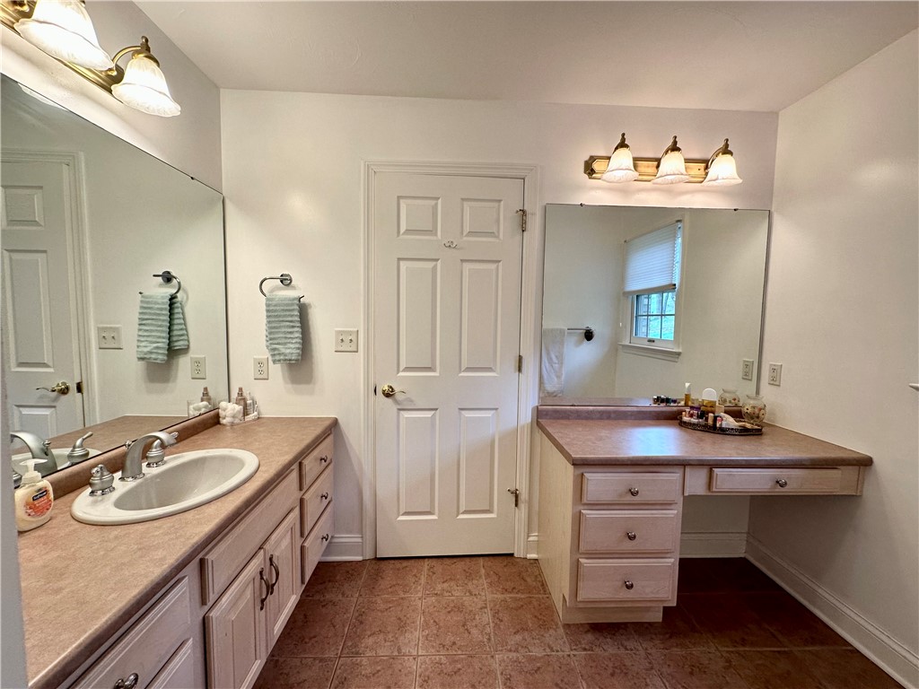 5795 Horseshoe Drive Dr, Bethel Park, Pennsylvania image 15