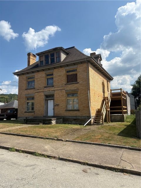 Multifamily For Sale - 214 E Fairview Ave<br/> Fayette County, Connellsville, PA 15425