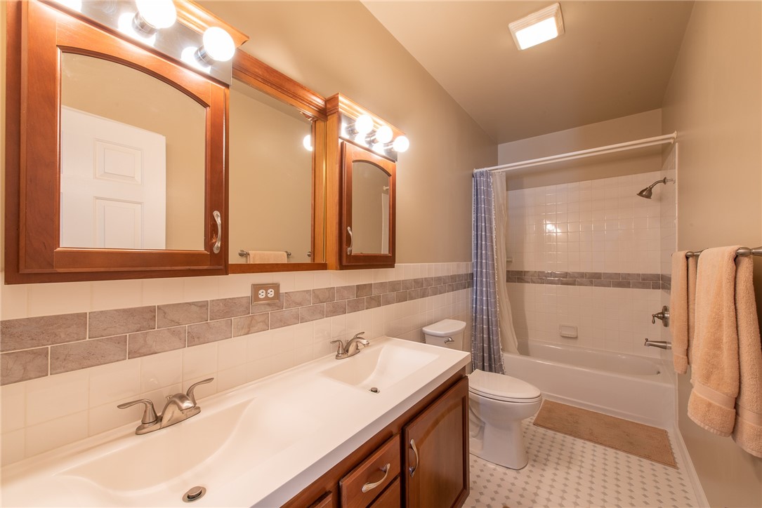 Lower Burrell, Pennsylvania 15068, United States, 3 Bedrooms Bedrooms, ,3 BathroomsBathrooms,Residential,Pending,215536