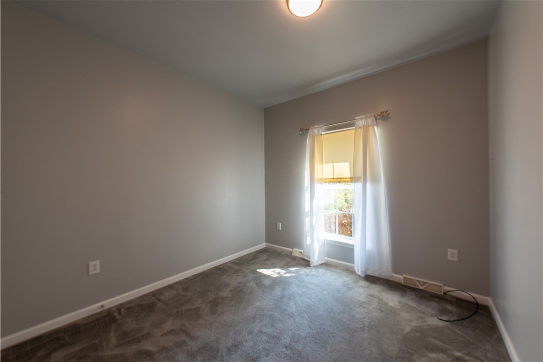 Lower Burrell, Pennsylvania 15068, United States, 3 Bedrooms Bedrooms, ,3 BathroomsBathrooms,Residential,Pending,215536