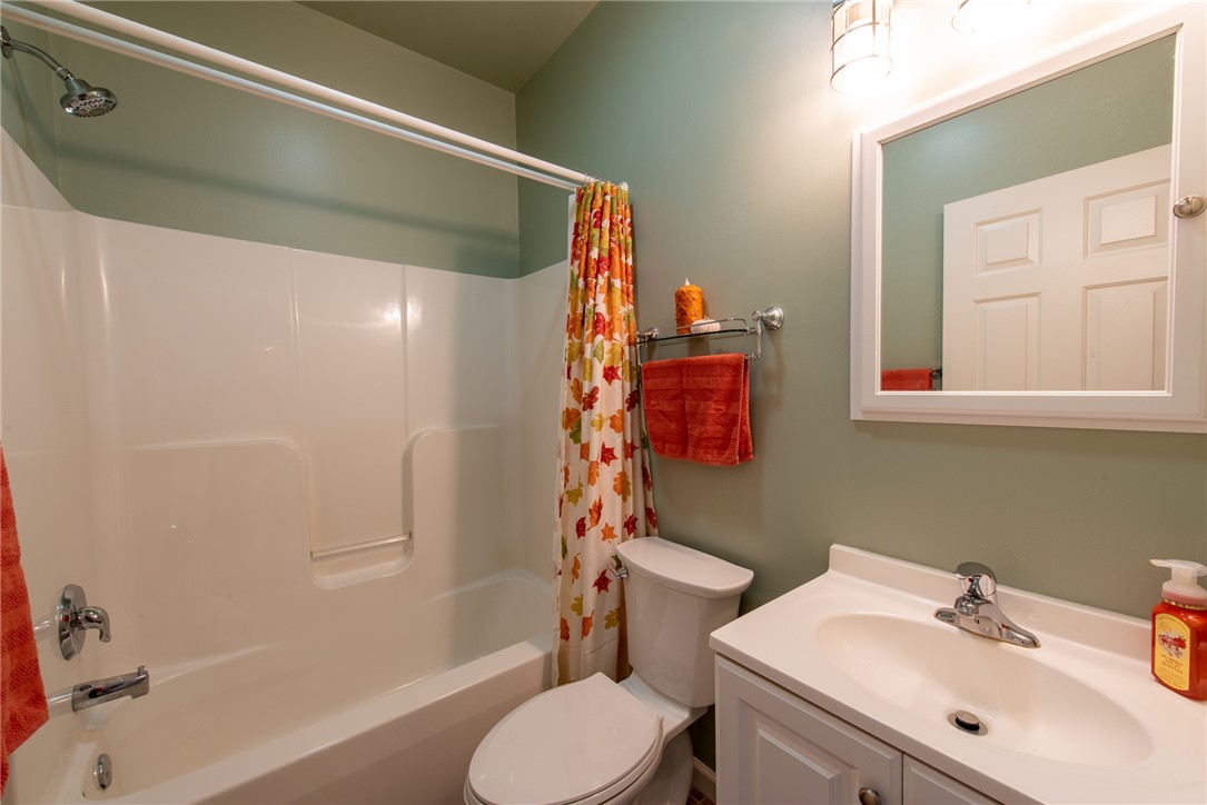 Lower Burrell, Pennsylvania 15068, United States, 3 Bedrooms Bedrooms, ,3 BathroomsBathrooms,Residential,Pending,215536