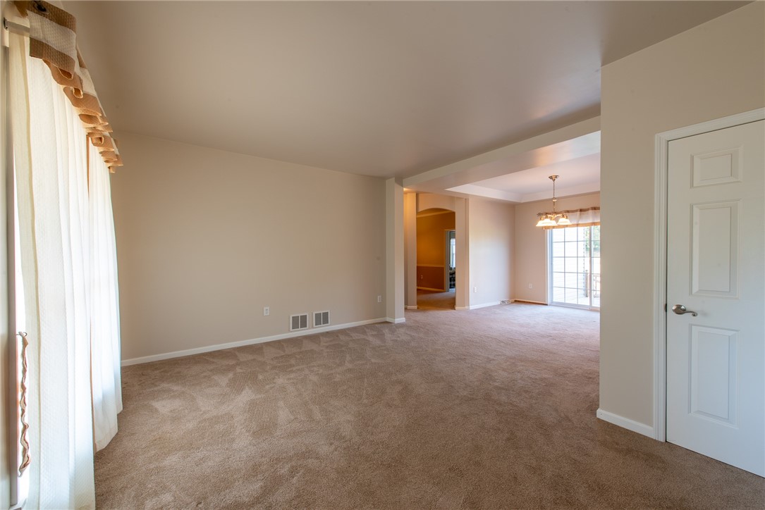 Lower Burrell, Pennsylvania 15068, United States, 3 Bedrooms Bedrooms, ,3 BathroomsBathrooms,Residential,Pending,215536