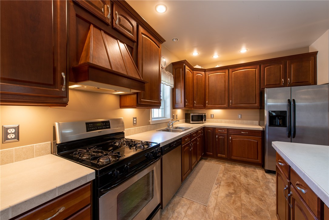 Lower Burrell, Pennsylvania 15068, United States, 3 Bedrooms Bedrooms, ,3 BathroomsBathrooms,Residential,Pending,215536