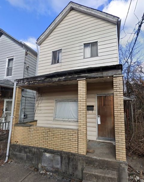 160 Stoebner Way Lincoln-Larimer PA 15206