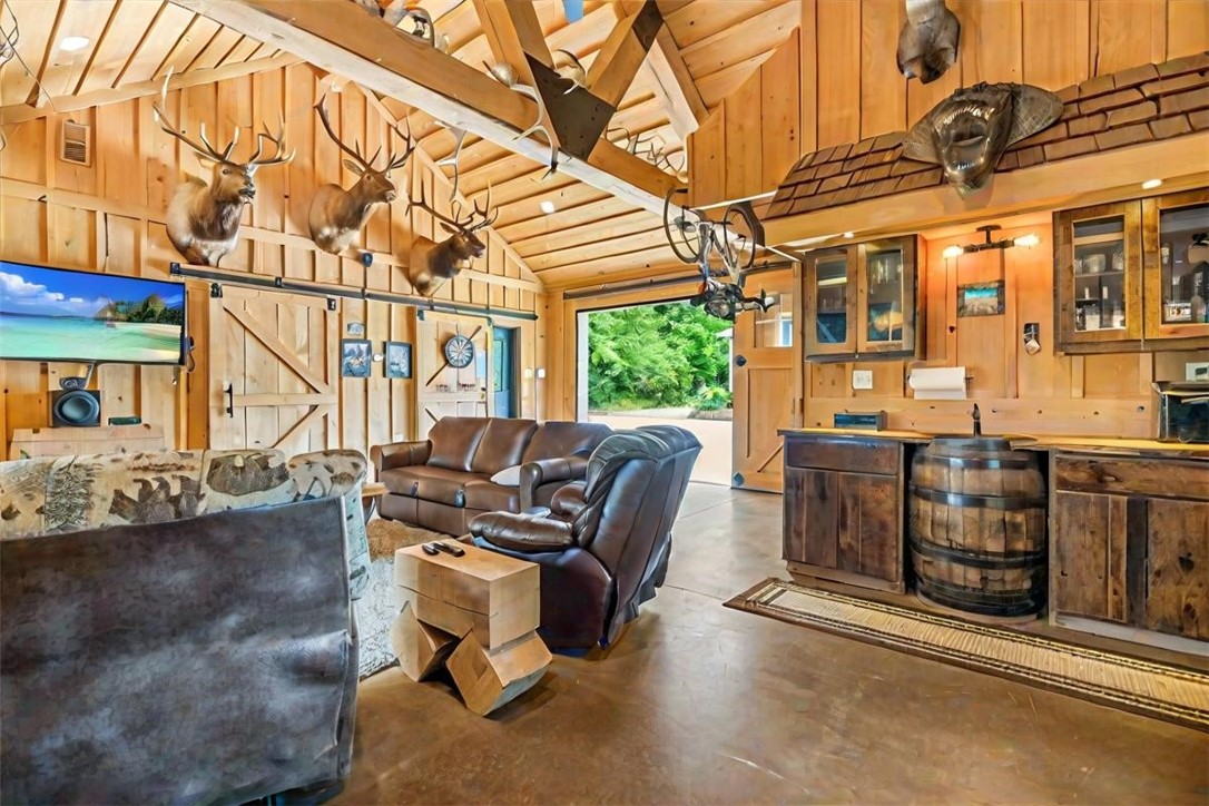 Penn Twp - But, Pennsylvania 16002, United States, 4 Bedrooms Bedrooms, ,4 BathroomsBathrooms,Residential,Active,122706