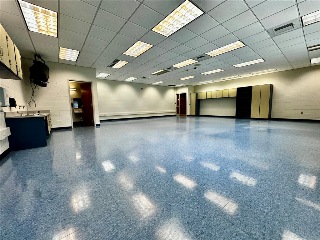 Pulaski Twp - Law, Pennsylvania 16143, United States, ,Residential,Active,44413