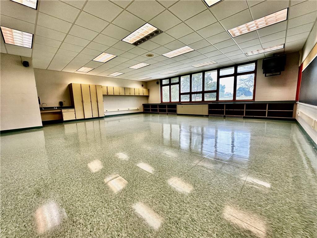 Pulaski Twp - Law, Pennsylvania 16143, United States, ,Residential,Active,44413