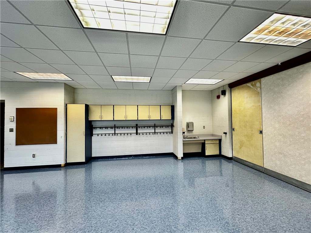 Pulaski Twp - Law, Pennsylvania 16143, United States, ,Residential,Active,44413