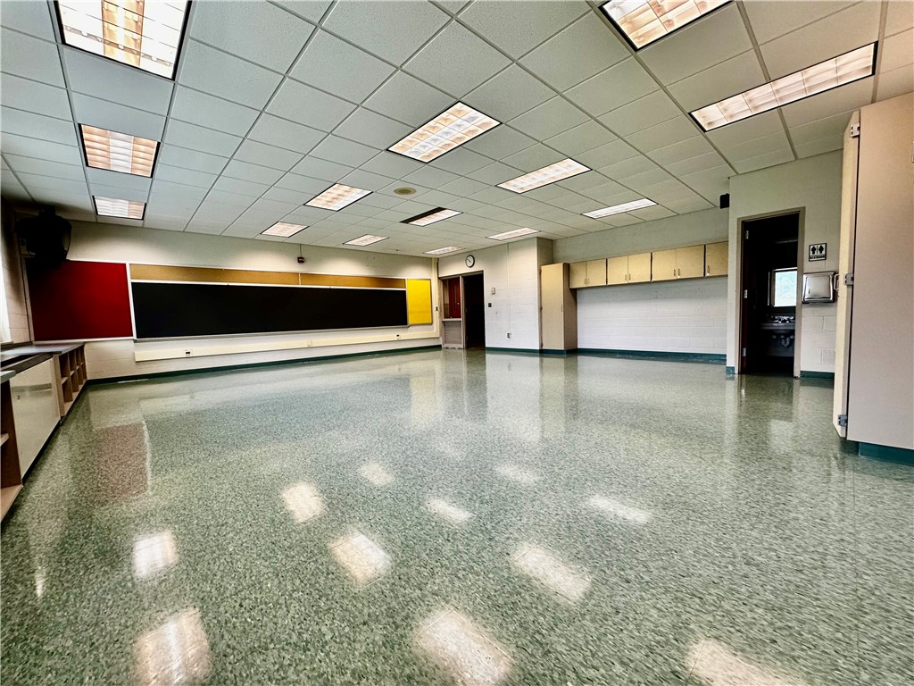 Pulaski Twp - Law, Pennsylvania 16143, United States, ,Residential,Active,44413