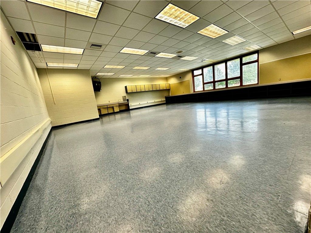 Pulaski Twp - Law, Pennsylvania 16143, United States, ,Residential,Active,44413