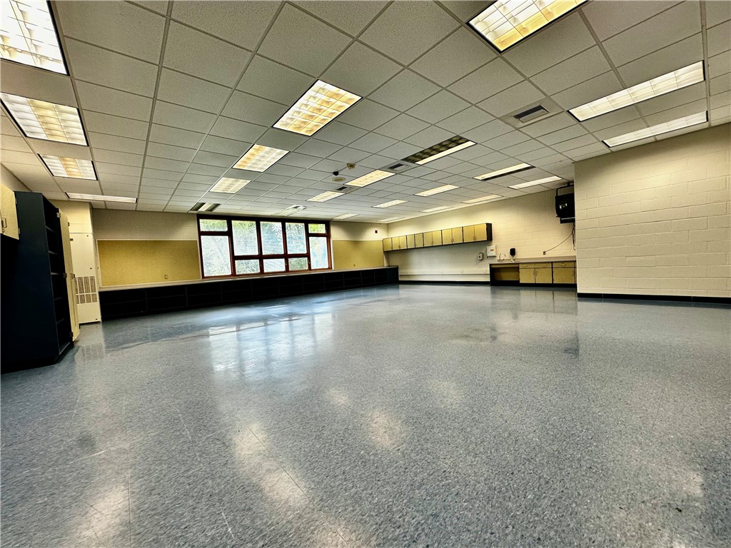Pulaski Twp - Law, Pennsylvania 16143, United States, ,Residential,Active,44413