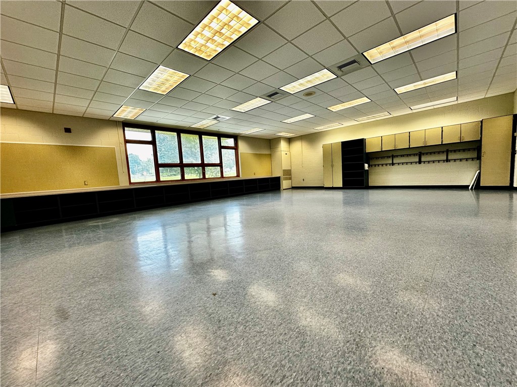 Pulaski Twp - Law, Pennsylvania 16143, United States, ,Residential,Active,44413