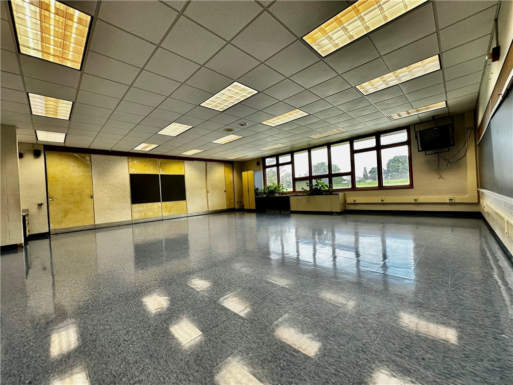 Pulaski Twp - Law, Pennsylvania 16143, United States, ,Residential,Active,44413