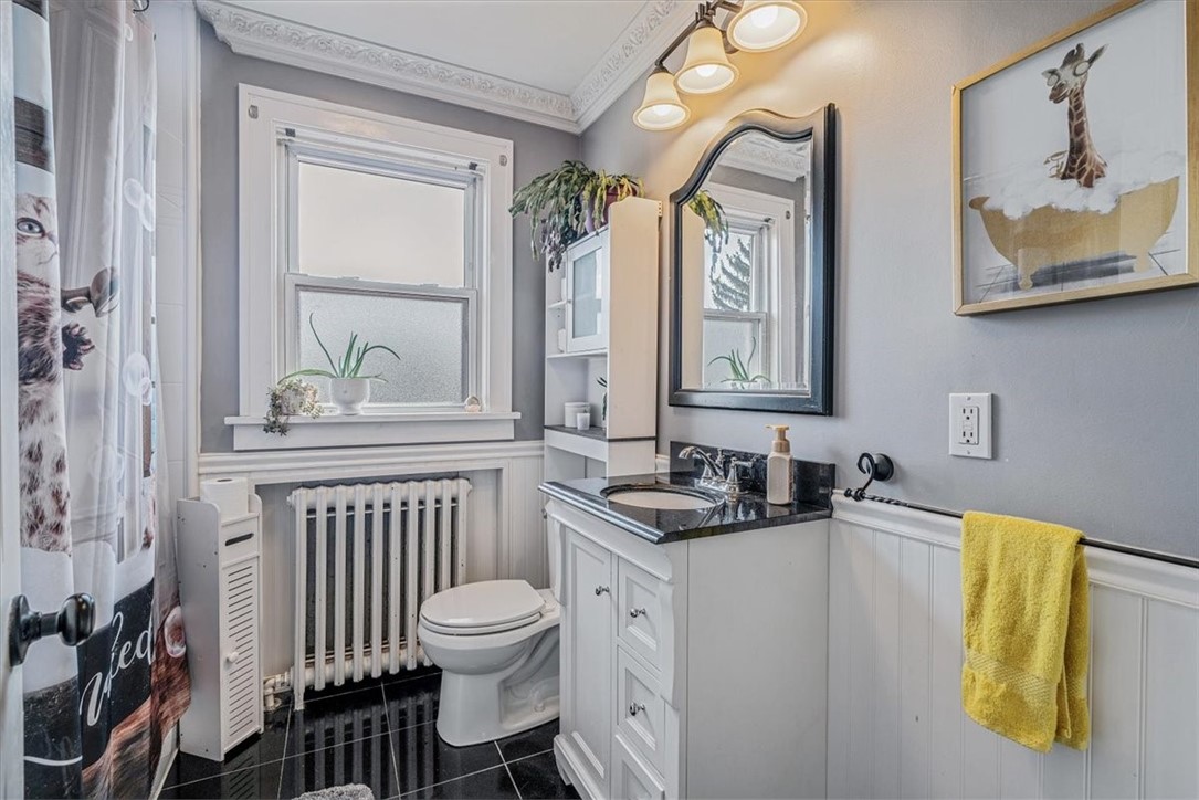 Brentwood, Pennsylvania 15227, United States, 4 Bedrooms Bedrooms, ,2 BathroomsBathrooms,Residential,Contingent,183456