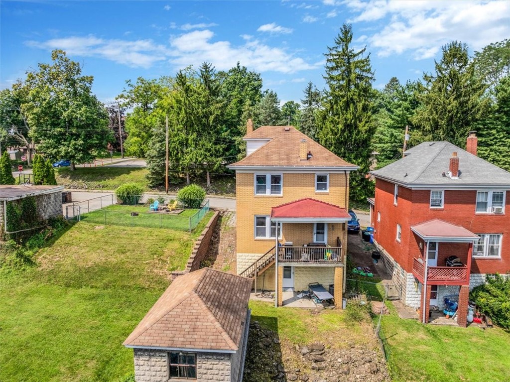 Brentwood, Pennsylvania 15227, United States, 4 Bedrooms Bedrooms, ,2 BathroomsBathrooms,Residential,Contingent,183456