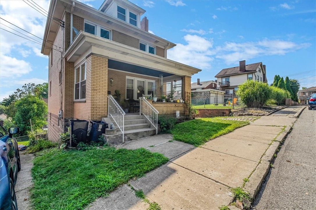 Brentwood, Pennsylvania 15227, United States, 4 Bedrooms Bedrooms, ,2 BathroomsBathrooms,Residential,Contingent,183456