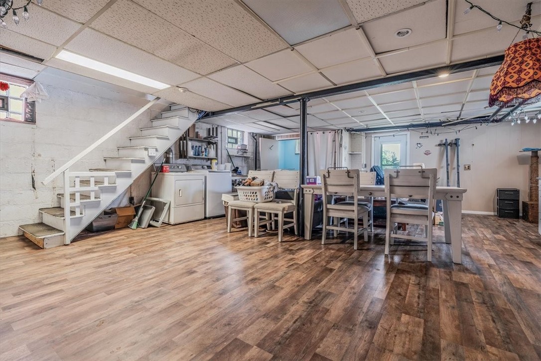 Brentwood, Pennsylvania 15227, United States, 4 Bedrooms Bedrooms, ,2 BathroomsBathrooms,Residential,Contingent,183456