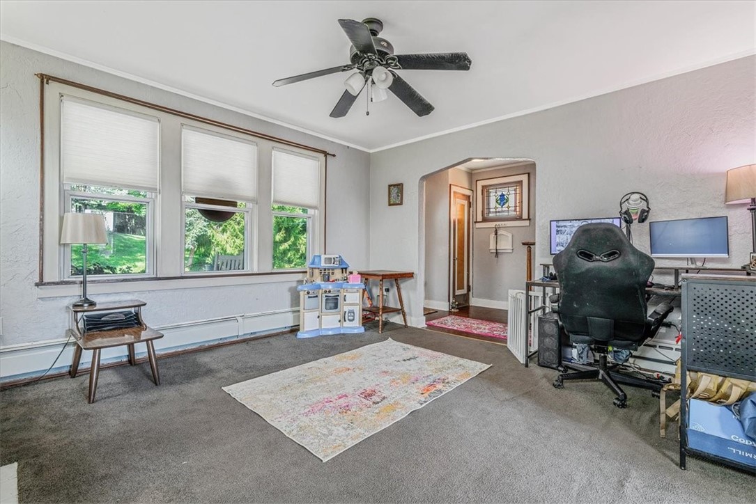 Brentwood, Pennsylvania 15227, United States, 4 Bedrooms Bedrooms, ,2 BathroomsBathrooms,Residential,Contingent,183456