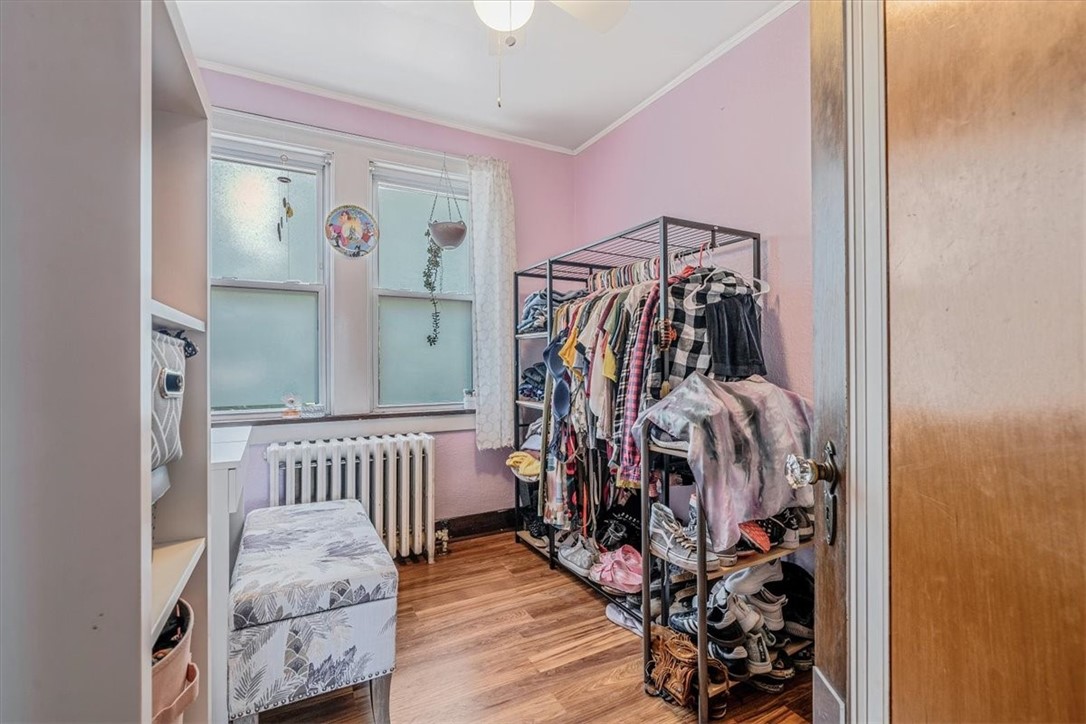 Brentwood, Pennsylvania 15227, United States, 4 Bedrooms Bedrooms, ,2 BathroomsBathrooms,Residential,Contingent,183456