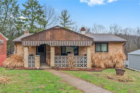 Photo of 1633 Carmella Dr, Pittsburgh, PA 15227 (MLS # 1737120)