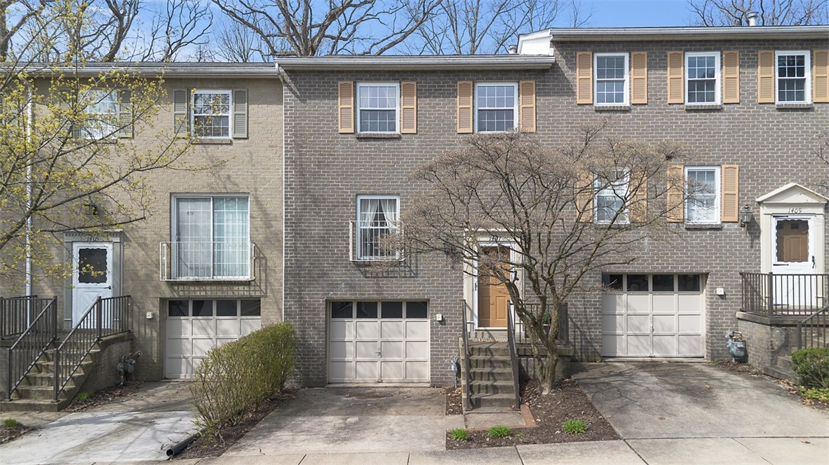 1407 Harewood Sq