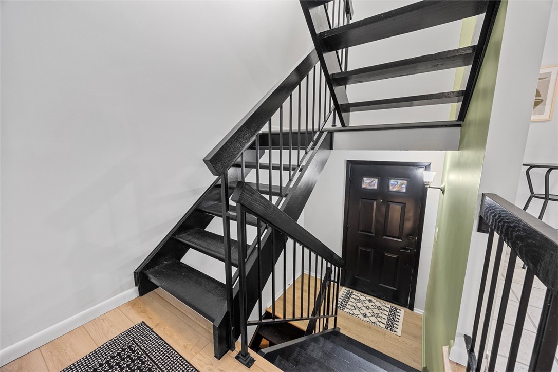 1407 Harewood Sq