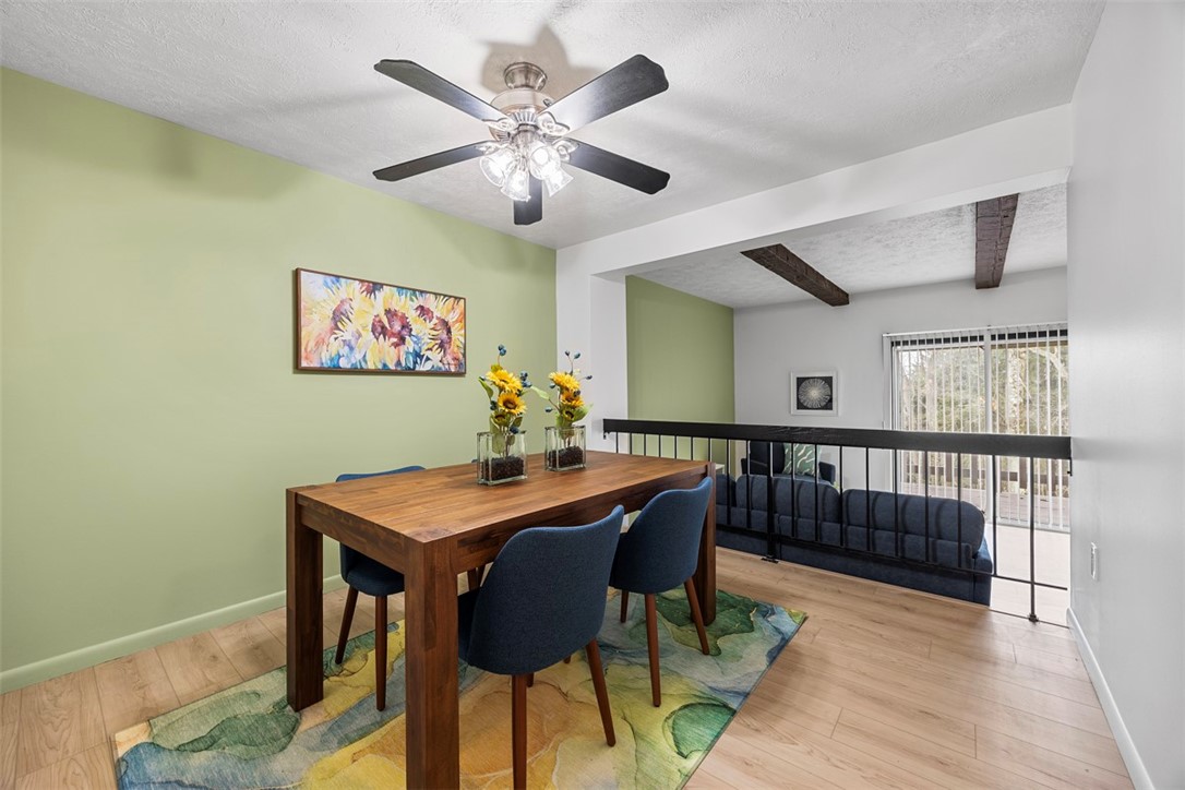 1407 Harewood Sq