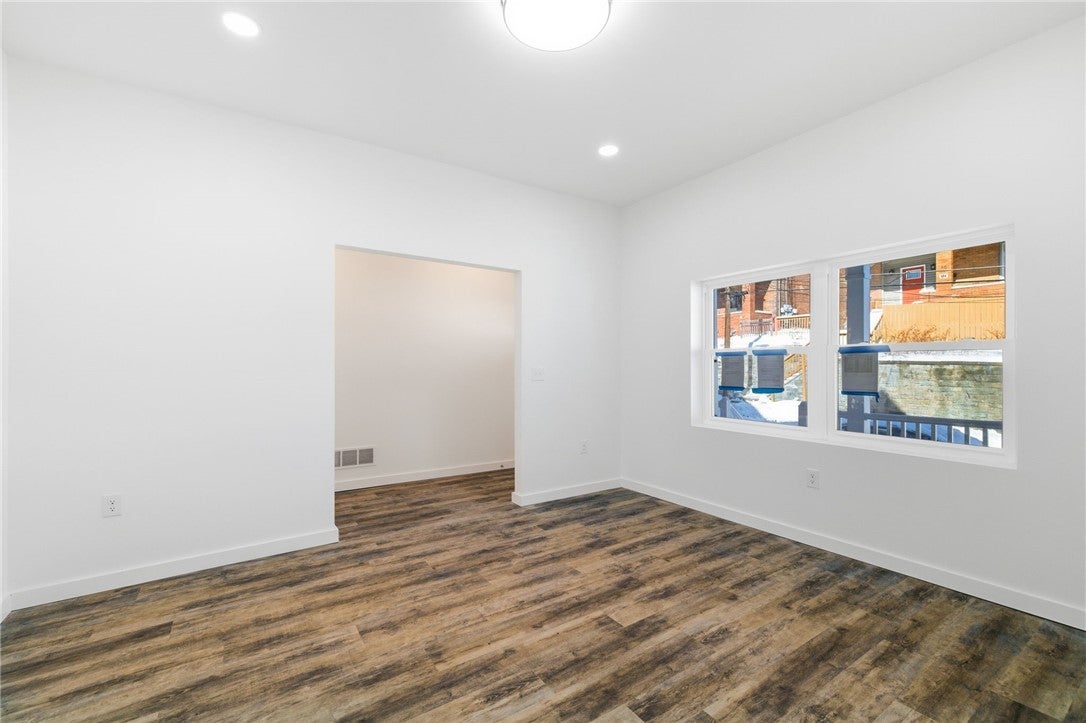 125 Hawkins Ave