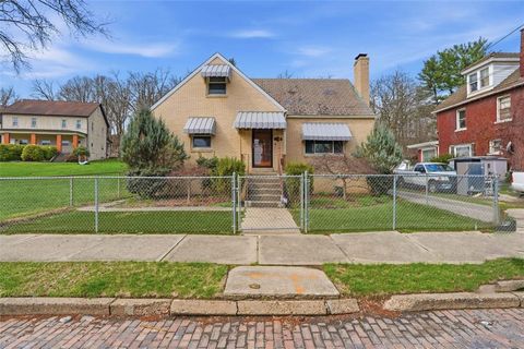 Photo of 127 Amelia St, Mc Kees Rocks, PA 15136 (MLS # 1745747)