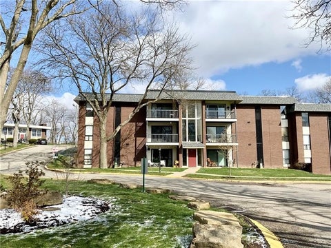 Photo for 701 College Park Dr 10
