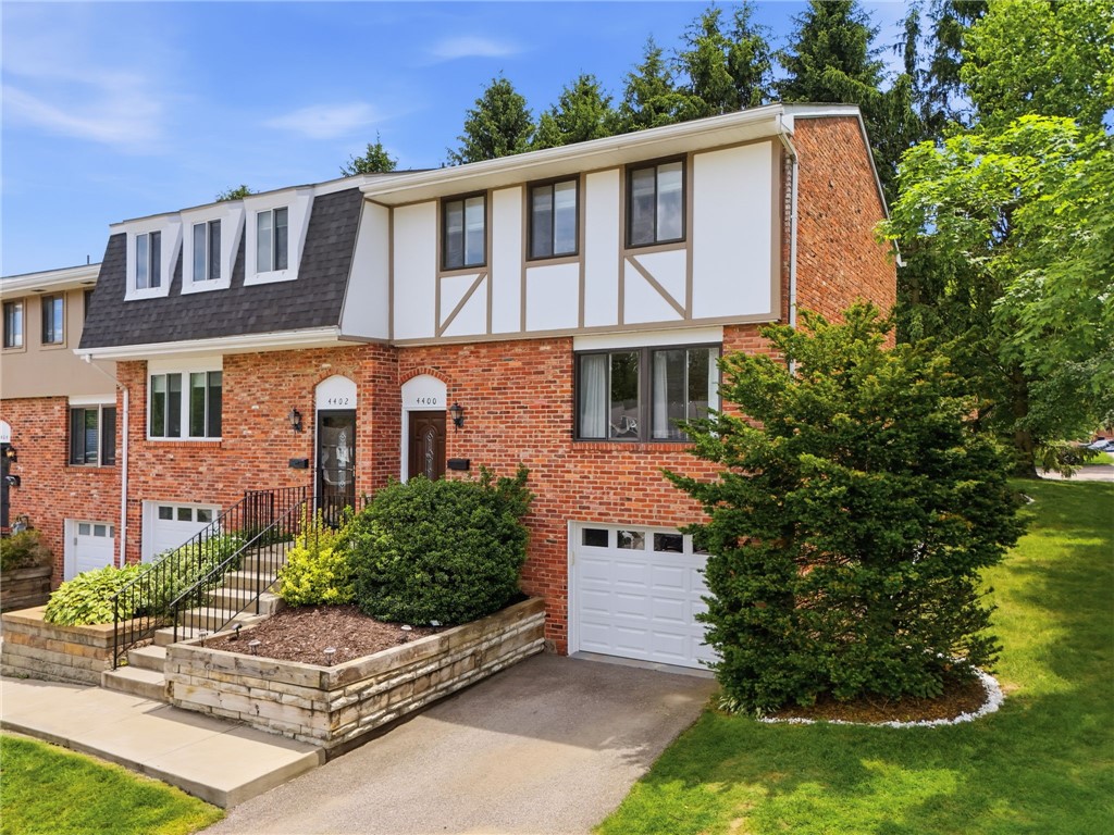 4400 Laurel Oak Drive