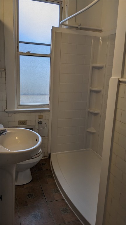Dormont, Pennsylvania 15216, United States, 2 Bedrooms Bedrooms, ,1 BathroomBathrooms,Residential,Active,143189