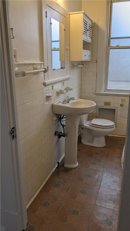 Dormont, Pennsylvania 15216, United States, 2 Bedrooms Bedrooms, ,1 BathroomBathrooms,Residential,Active,143189