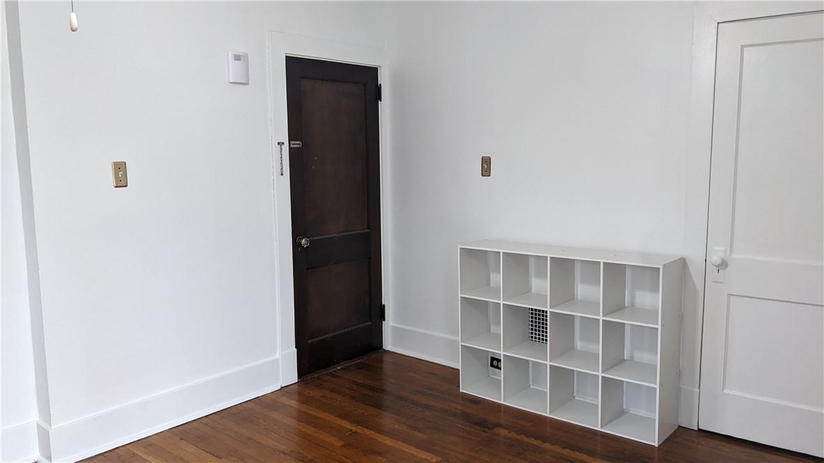 Dormont, Pennsylvania 15216, United States, 2 Bedrooms Bedrooms, ,1 BathroomBathrooms,Residential,Active,143189