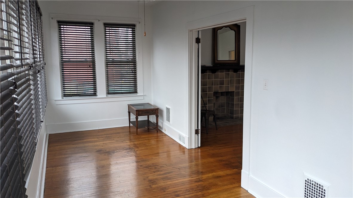 Dormont, Pennsylvania 15216, United States, 2 Bedrooms Bedrooms, ,1 BathroomBathrooms,Residential,Active,143189