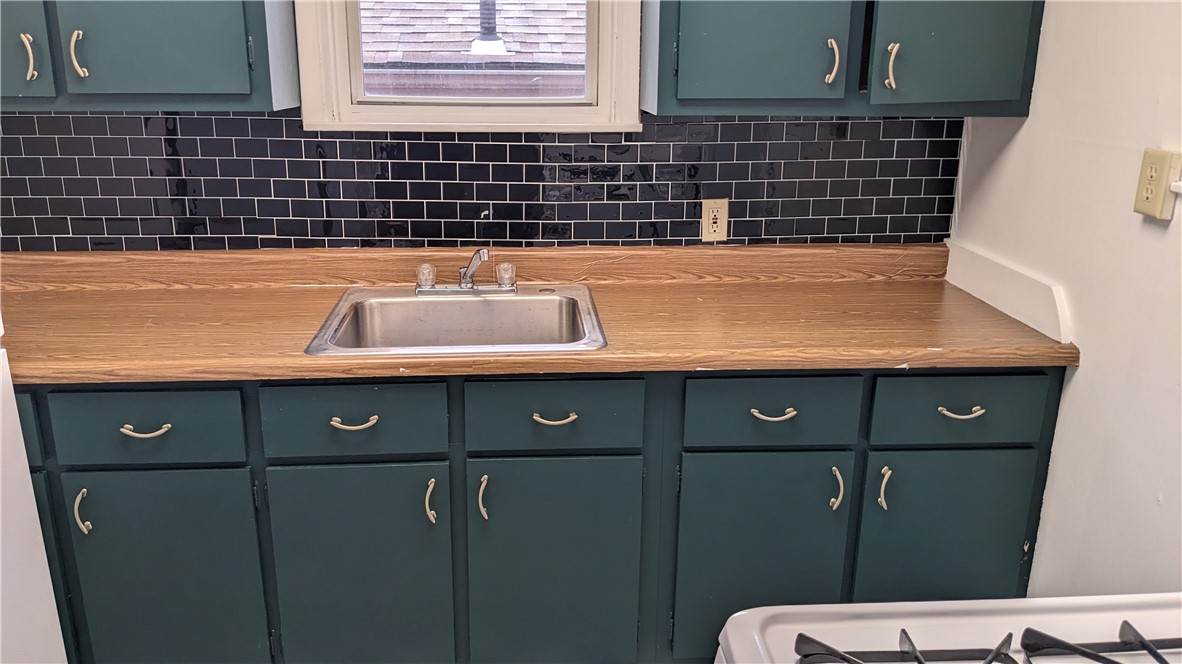 Dormont, Pennsylvania 15216, United States, 2 Bedrooms Bedrooms, ,1 BathroomBathrooms,Residential,Active,143189