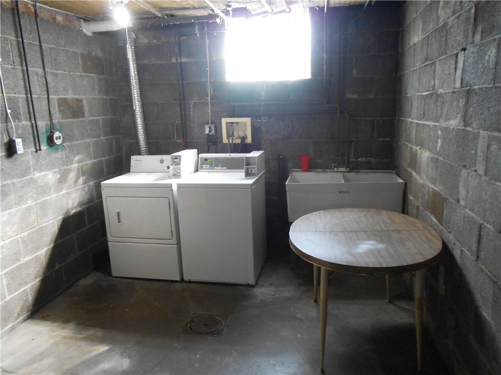 Dravosburg, Pennsylvania 15034, United States, 1 Bedroom Bedrooms, ,1 BathroomBathrooms,Residential,Active,166055