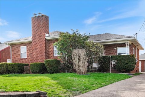 Photo of 224 Eastern Dr, Lower Burrell, PA 15068 (MLS # 1746708)