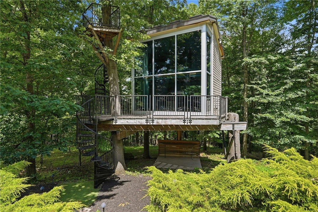 103 Silver Pines Drive