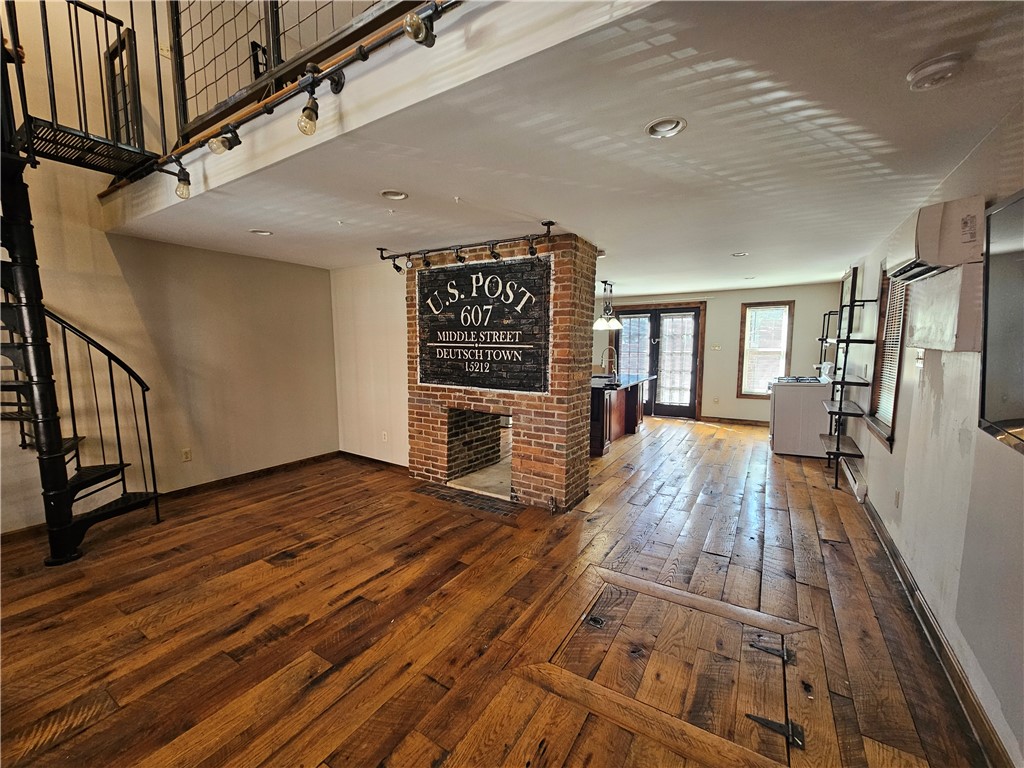 607 Middle St