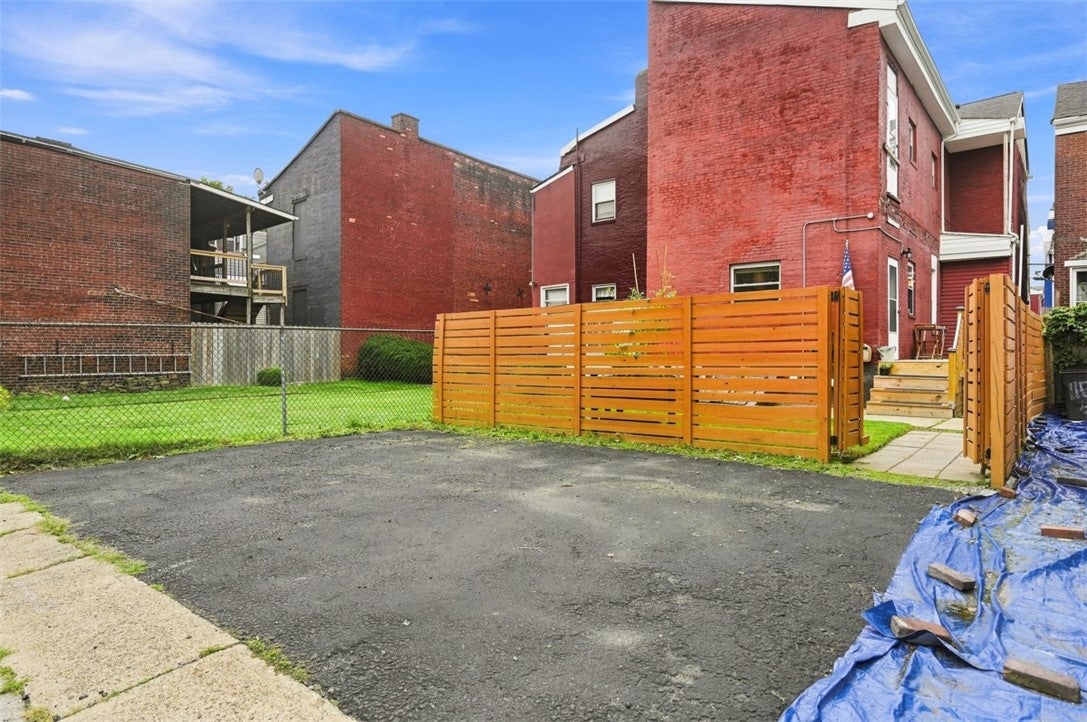 117 44th Street