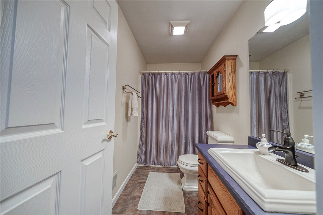 Ross Twp, Pennsylvania 15229, United States, 5 Bedrooms Bedrooms, ,3 BathroomsBathrooms,Residential,Contingent,70538