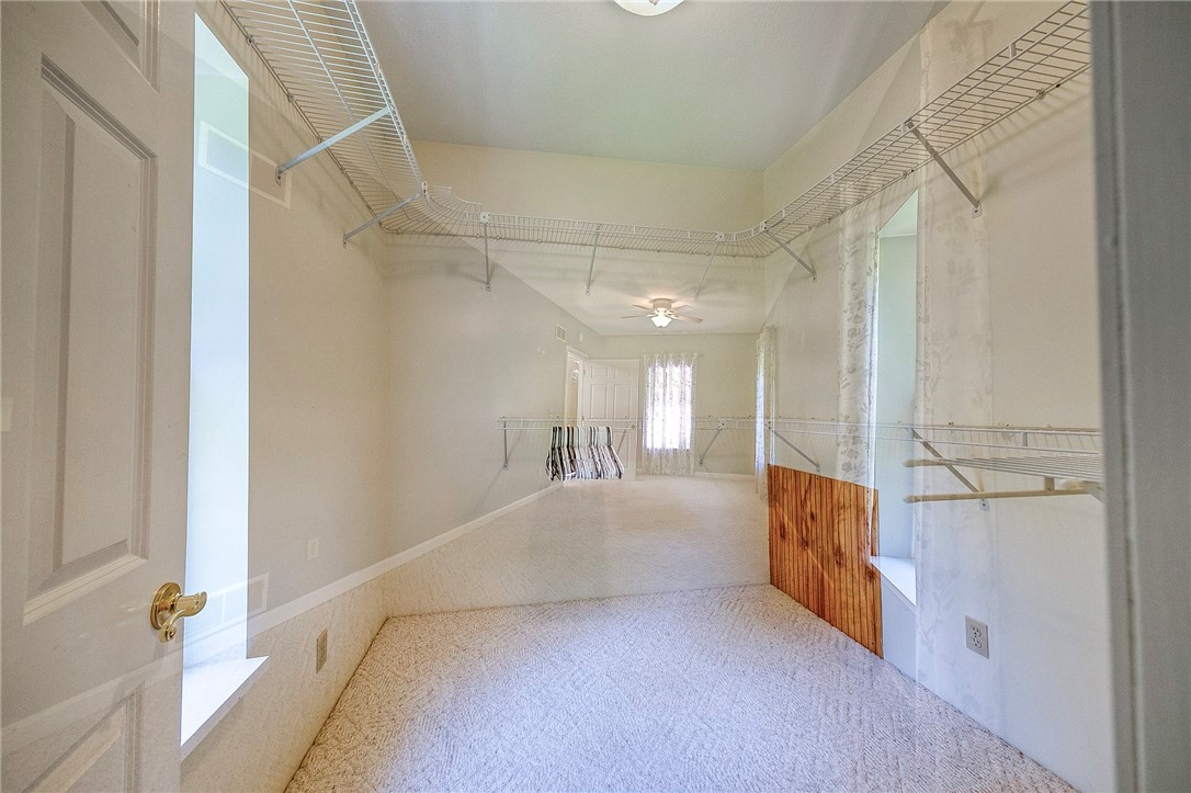 Ross Twp, Pennsylvania 15229, United States, 5 Bedrooms Bedrooms, ,3 BathroomsBathrooms,Residential,Contingent,70538