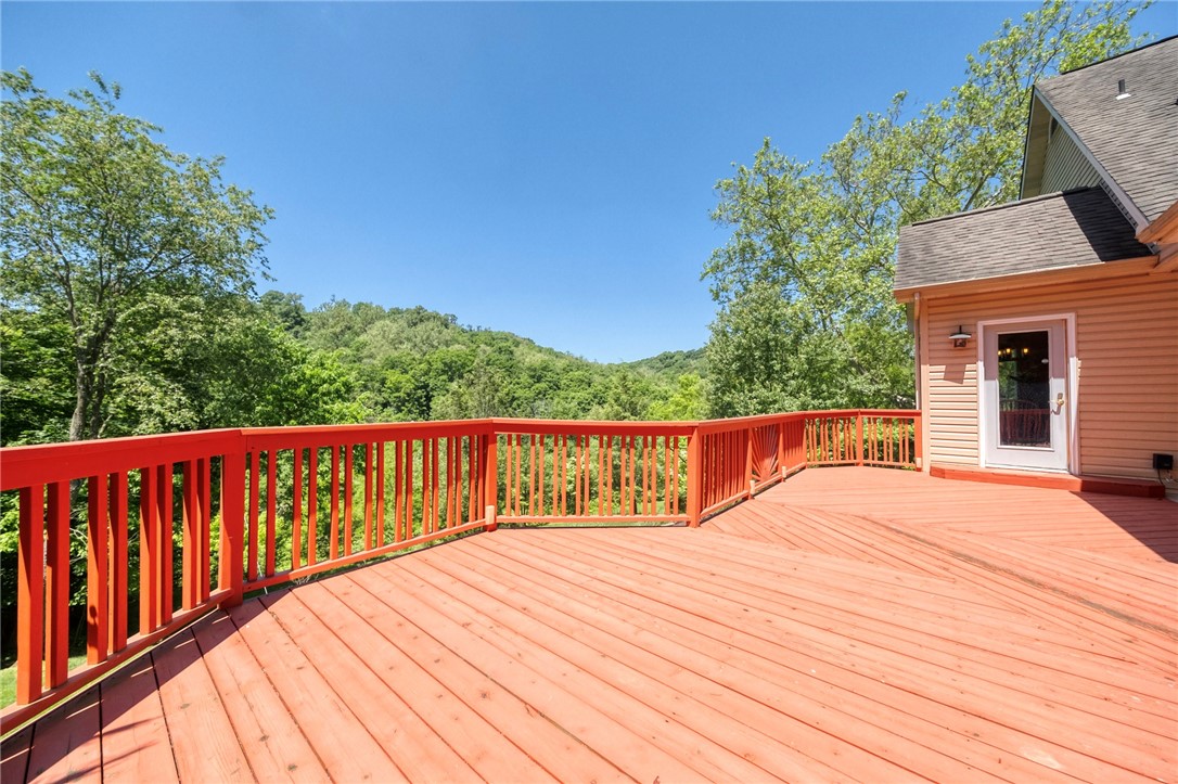 Ross Twp, Pennsylvania 15229, United States, 5 Bedrooms Bedrooms, ,3 BathroomsBathrooms,Residential,Contingent,70538