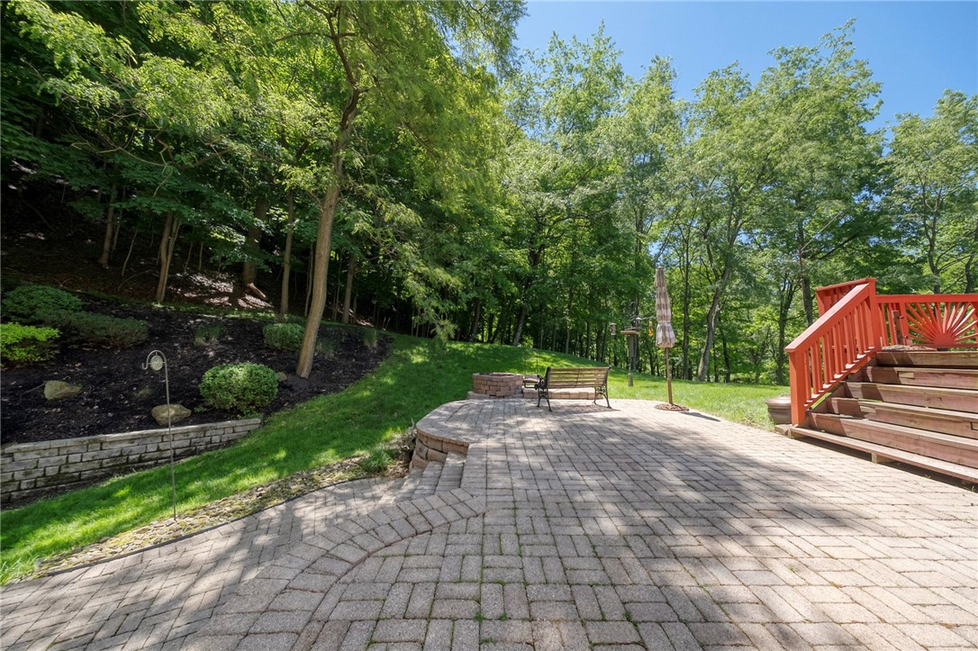 Ross Twp, Pennsylvania 15229, United States, 5 Bedrooms Bedrooms, ,3 BathroomsBathrooms,Residential,Contingent,70538