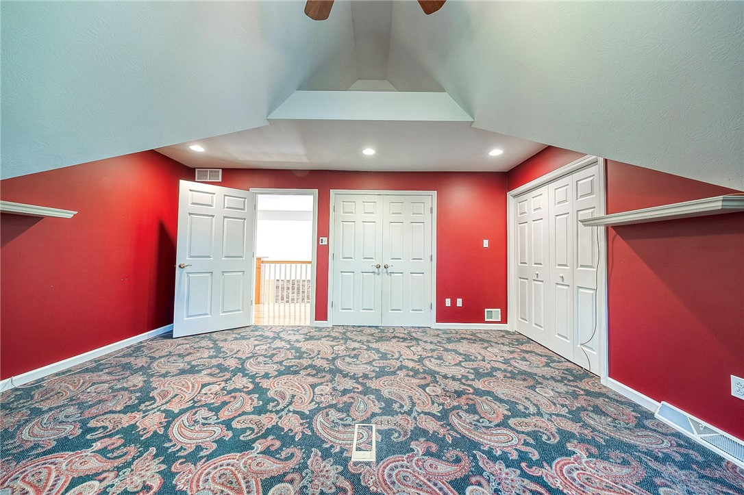 Ross Twp, Pennsylvania 15229, United States, 5 Bedrooms Bedrooms, ,3 BathroomsBathrooms,Residential,Contingent,70538