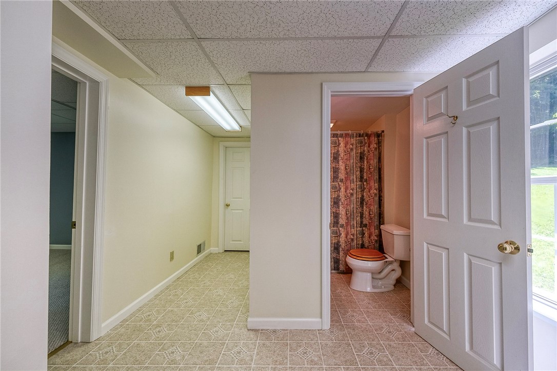 Ross Twp, Pennsylvania 15229, United States, 5 Bedrooms Bedrooms, ,3 BathroomsBathrooms,Residential,Contingent,70538