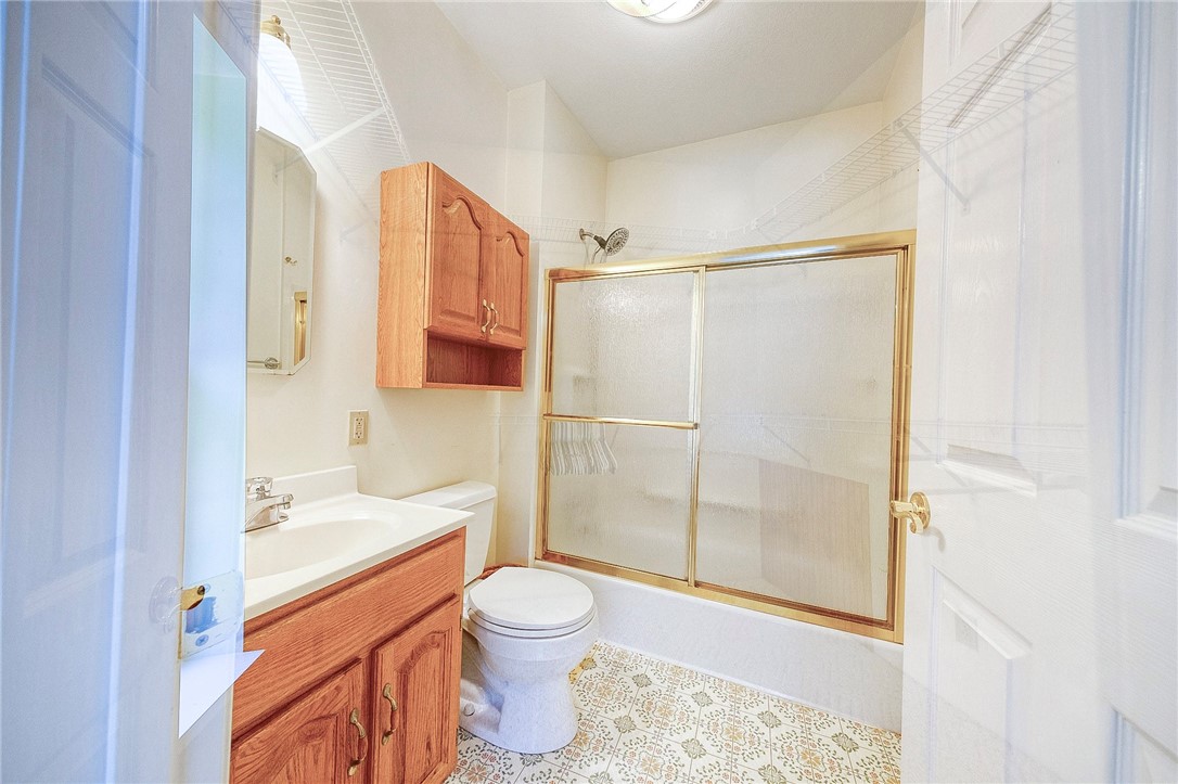 Ross Twp, Pennsylvania 15229, United States, 5 Bedrooms Bedrooms, ,3 BathroomsBathrooms,Residential,Contingent,70538