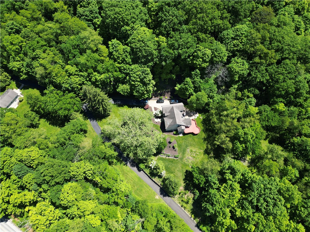 Ross Twp, Pennsylvania 15229, United States, 5 Bedrooms Bedrooms, ,3 BathroomsBathrooms,Residential,Contingent,70538